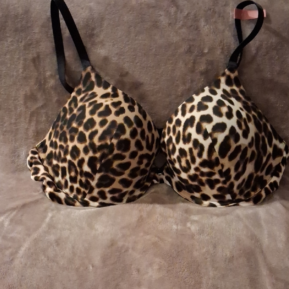 Ambrielle Leopard Print Bra with Black Straps